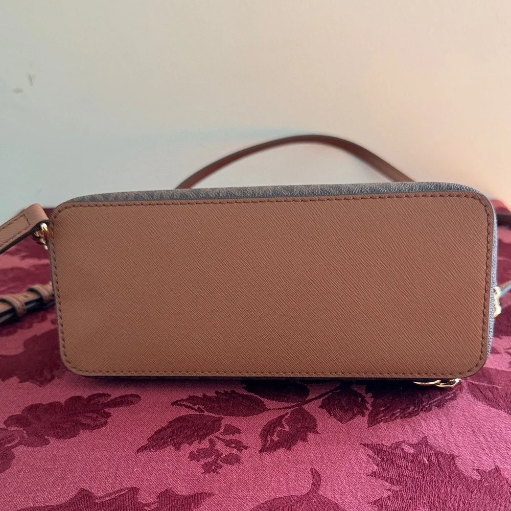 Michael Kors Jet Set Dome Crossbody • MK Signature Brown - Picture 11 of 11